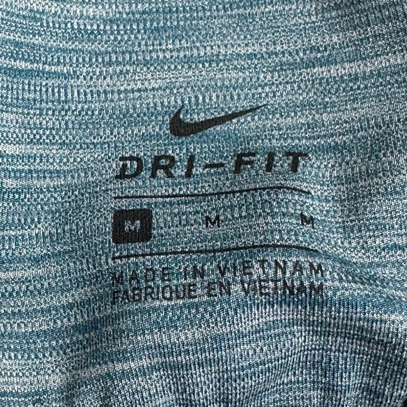 Nike Women’s Training Swoosh Sports Bra Size Medium - Picture 5 of 9